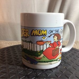 SUPER MOM On The Go Ceramic Coffee/Tea Mug Avon Mom Cat & Kids pre-owned